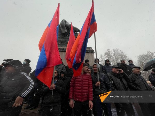 Ընդդիմության հանրահավաքն Ազատության հրապարակում. Երևան, 20 փետրվարի,  2021թ. - Sputnik Արմենիա