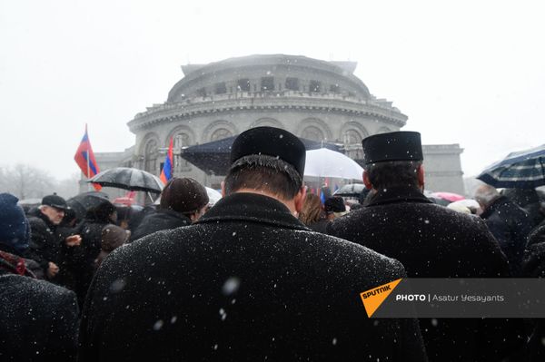 Священнослужители на митинге оппозиции (20 февраля 2021). Еревaн Священнослужители на митинге оппозиции (20 февраля 2021). Еревaн - Sputnik Армения