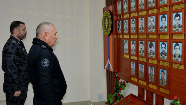 Министр МЧС Армении Андраник Пилоян во время визита в НКР (20 февраля 2021). Степанакерт - Sputnik Армения