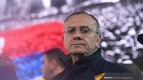 Сейран Оганян на митинге оппозиции (20 февраля 2021). Еревaн Сейран Оганян на митинге оппозиции (20 февраля 2021). Еревaн - Sputnik Армения
