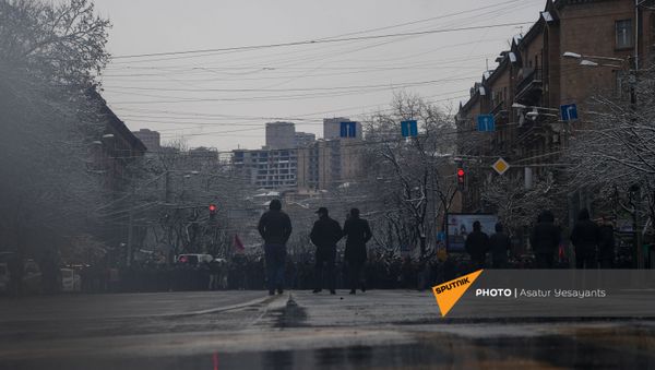 Участники митинга оппозиции (20 февраля 2021). Еревaн - Sputnik Արմենիա