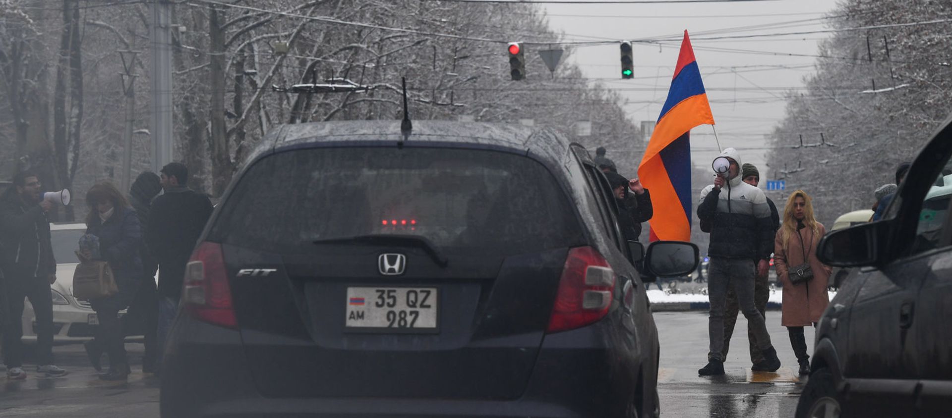Участники митинга оппозиции на площади Франции (20 февраля 2021). Еревaн Участники митинга оппозиции на площади Франции (20 февраля 2021). Еревaн - Sputnik Армения, 1920, 23.02.2021