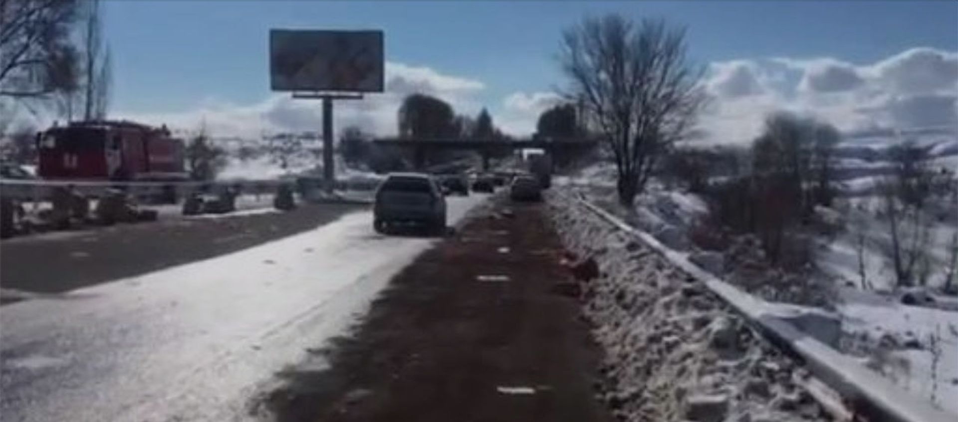 Երևան-Սևան-Իջևան ավտոճանապարհի 49-րդ կիլոմետրի վրա տեղի է ունեցել կցորդիչով տրանսպորտային միջոցի վթար - Sputnik Армения, 1920, 21.02.2021
