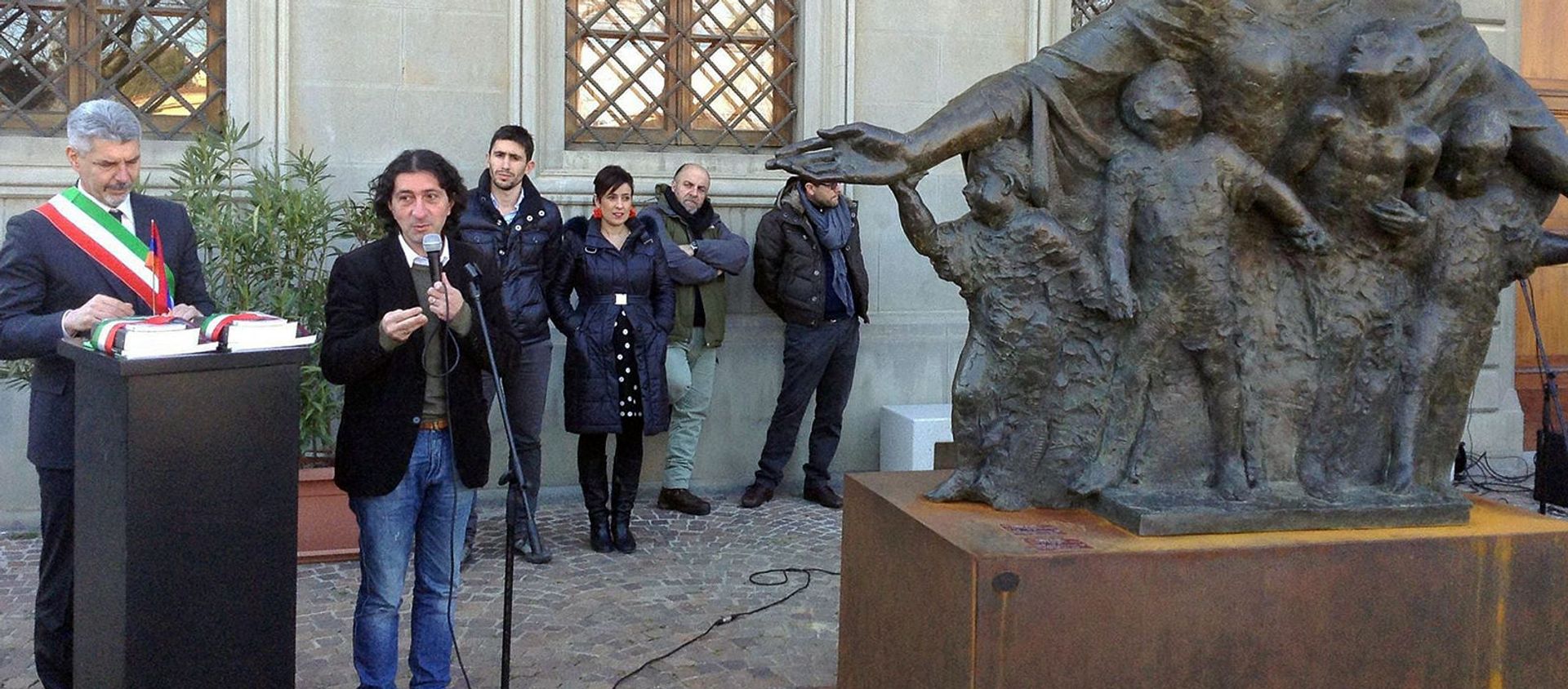 В итальянской Тоскане выставлен на показ мемориал Армянская мать Вигена Аветиса В итальянской Тоскане выставлен на показ мемориал Армянская мать Вигена Аветиса - Sputnik Արմենիա, 1920, 21.02.2021