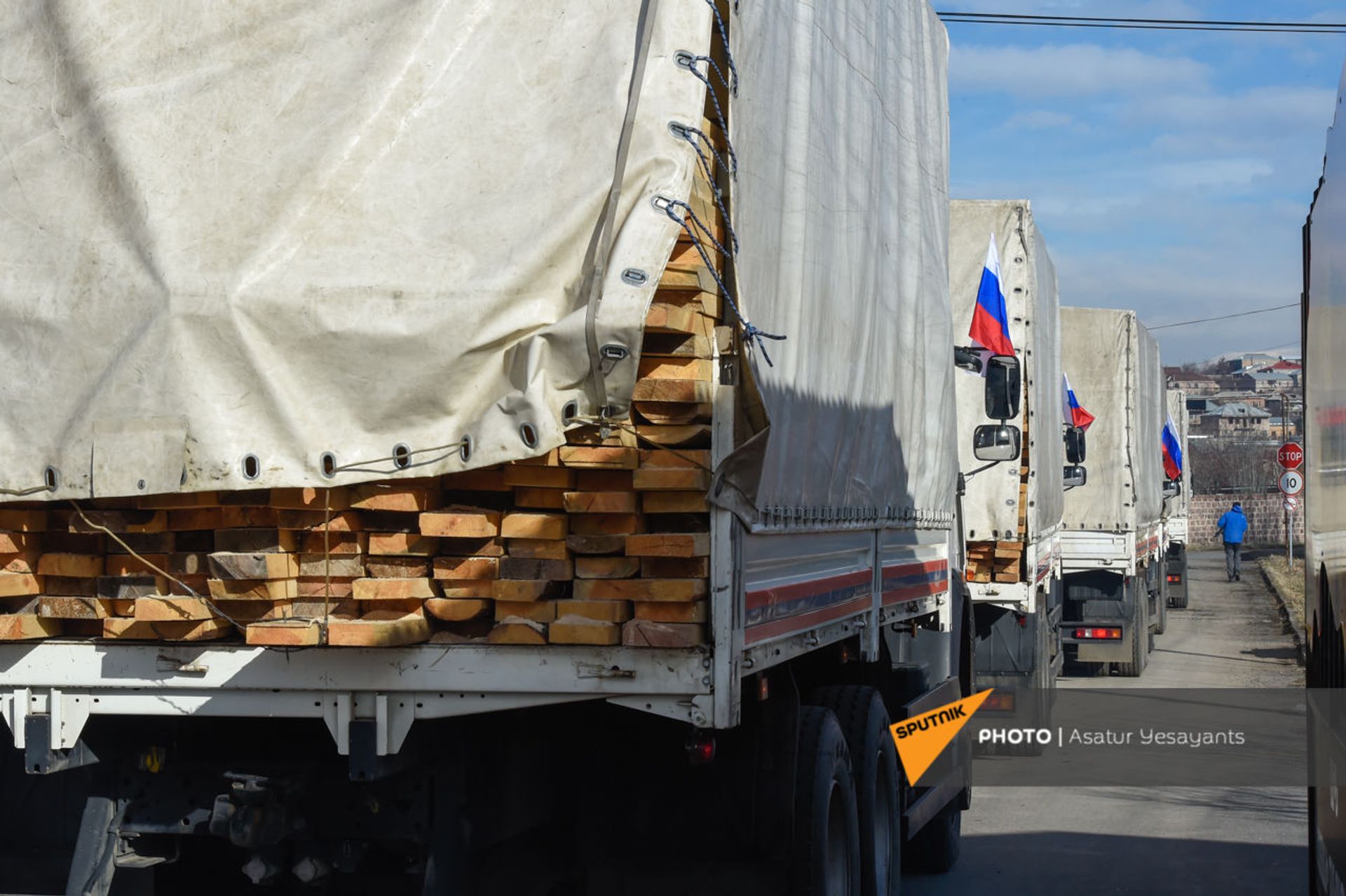 Առաջին հերթին՝ օգնել քաղաքացիներին․ ՌԴ–ն մարդասիրական բեռի նոր խմբաքանակ է ուղարկում Արցախ - Sputnik Արմենիա, 1920, 23.02.2021