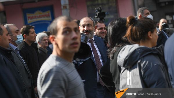 Никол Пашинян во время митинга (25 февраля 2021). Еревaн - Sputnik Армения
