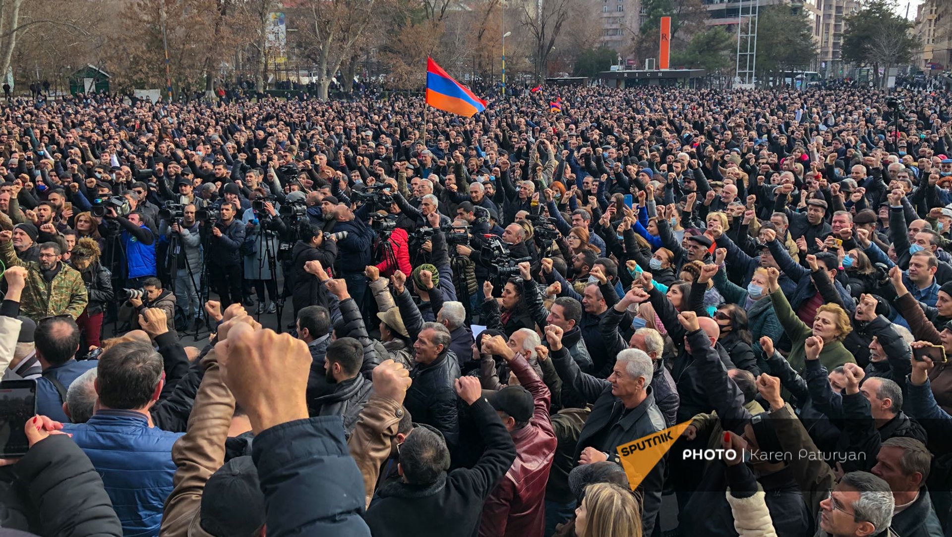 Площадь Свободы во время митинга оппозиции (25 февраля 2021). Еревaн Площадь Свободы во время митинга оппозиции (25 февраля 2021). Еревaн - Sputnik Армения, 1920, 25.02.2021