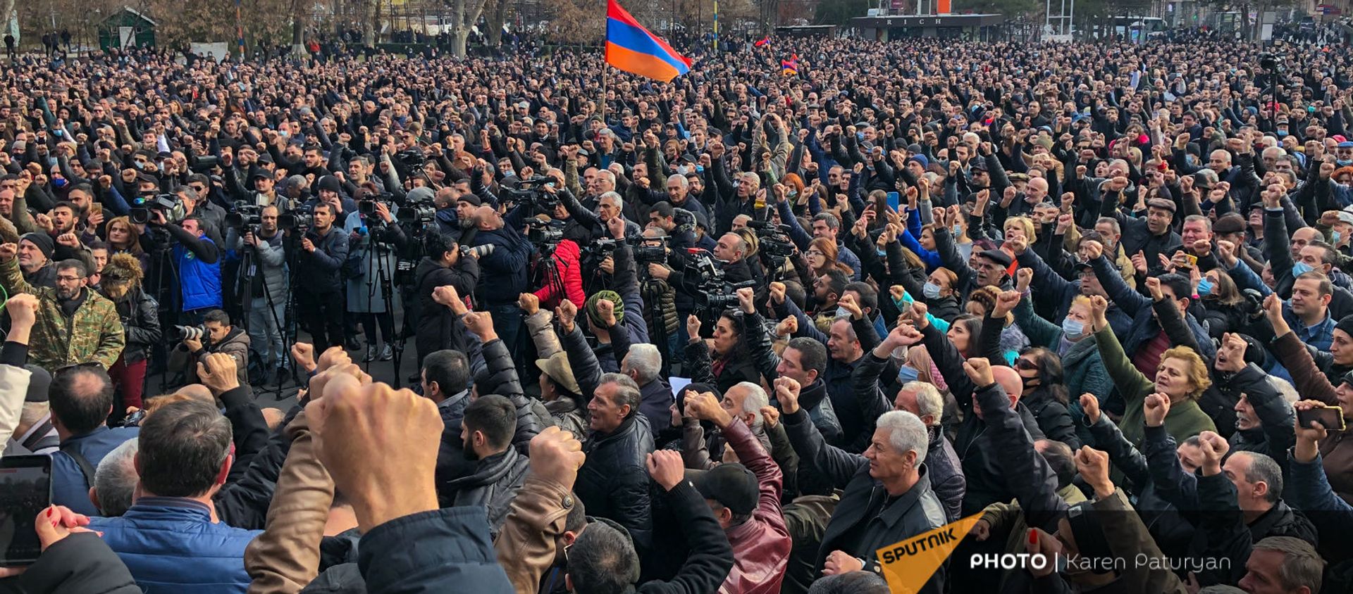 Площадь Свободы во время митинга оппозиции (25 февраля 2021). Еревaн Площадь Свободы во время митинга оппозиции (25 февраля 2021). Еревaн - Sputnik Армения, 1920, 25.02.2021