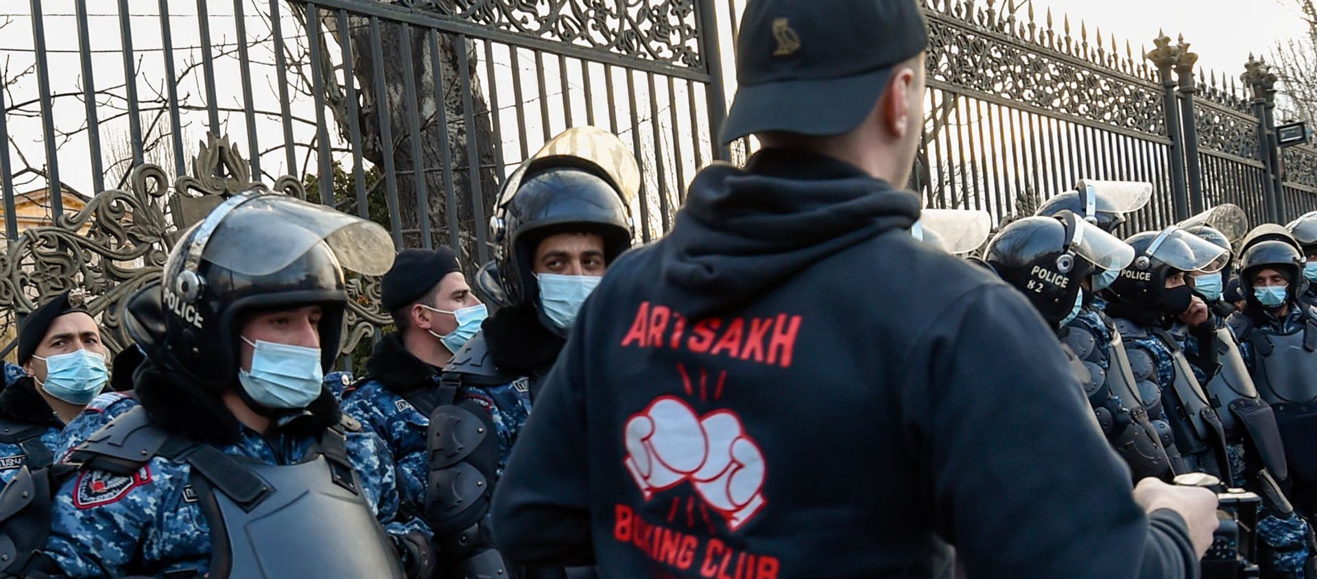 Митинг оппозиции на проспекте Баграмяна у здания Национального собрания Армении (25 февраля 2021). Еревaн Митинг оппозиции на проспекте Баграмяна у здания Национального собрания Армении (25 февраля 2021). Еревaн - Sputnik Армения, 1920, 25.02.2021