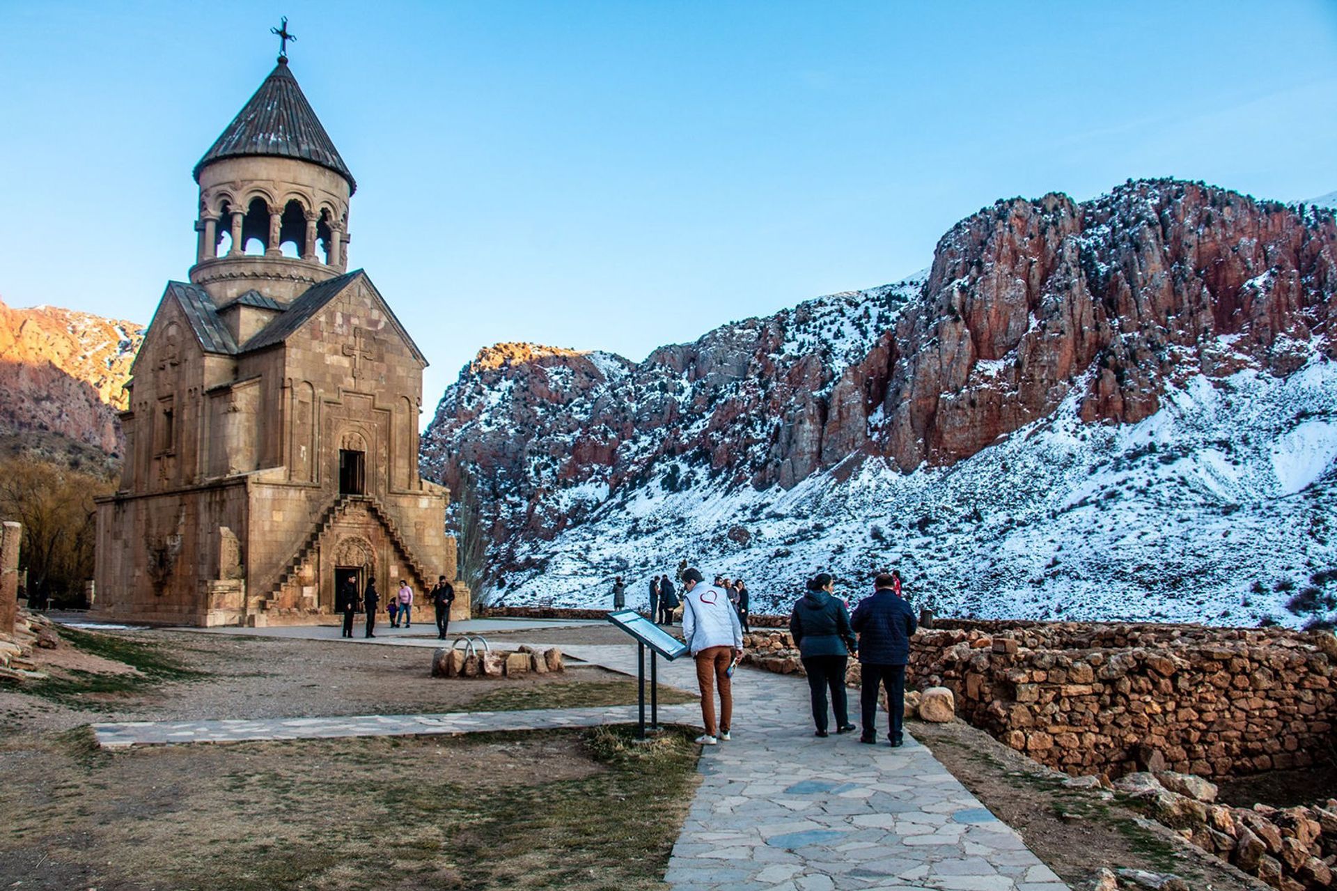 Ֆրանսիացի կամավորները ՀՀ-ում օգնում են տուժած արցախցի ընտանիքներին. ինչպե՞ս է դա արվում - Sputnik Արմենիա, 1920, 26.02.2021