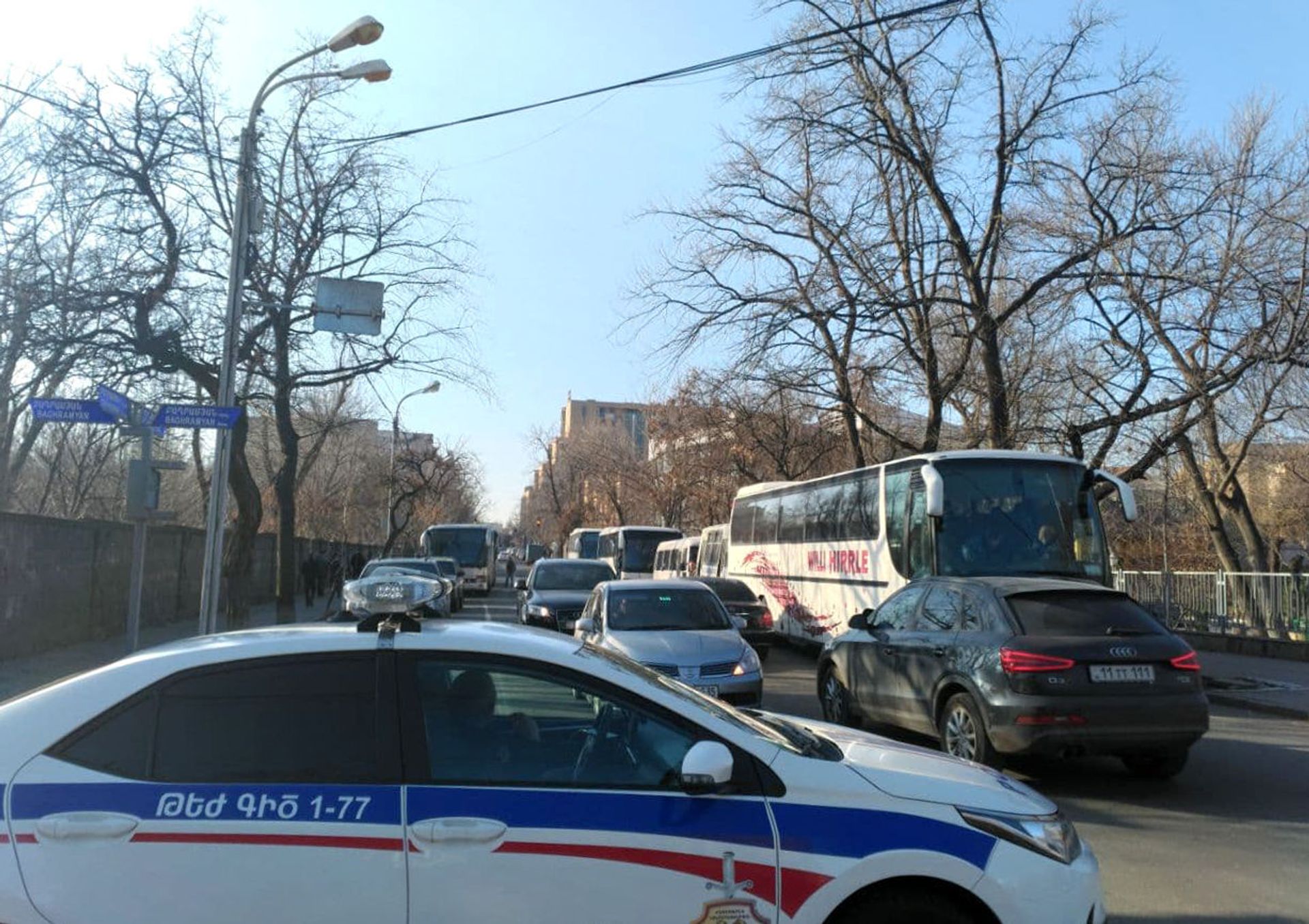 Горечь вместо утреннего кофе: о чем жалеют активисты, ночевавшие на Баграмяна - Sputnik Армения, 1920, 26.02.2021