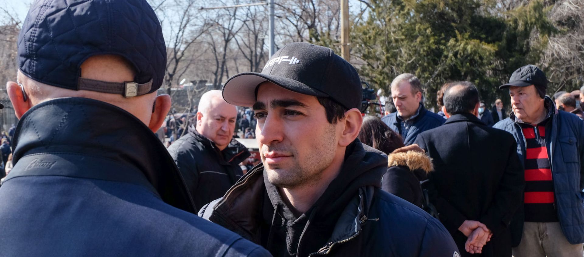 Левон Кочарян на проспекте Баграмяна перед началом митинга оппозиции (26 февраля 2021). Еревaн - Sputnik Արմենիա, 1920, 02.03.2021