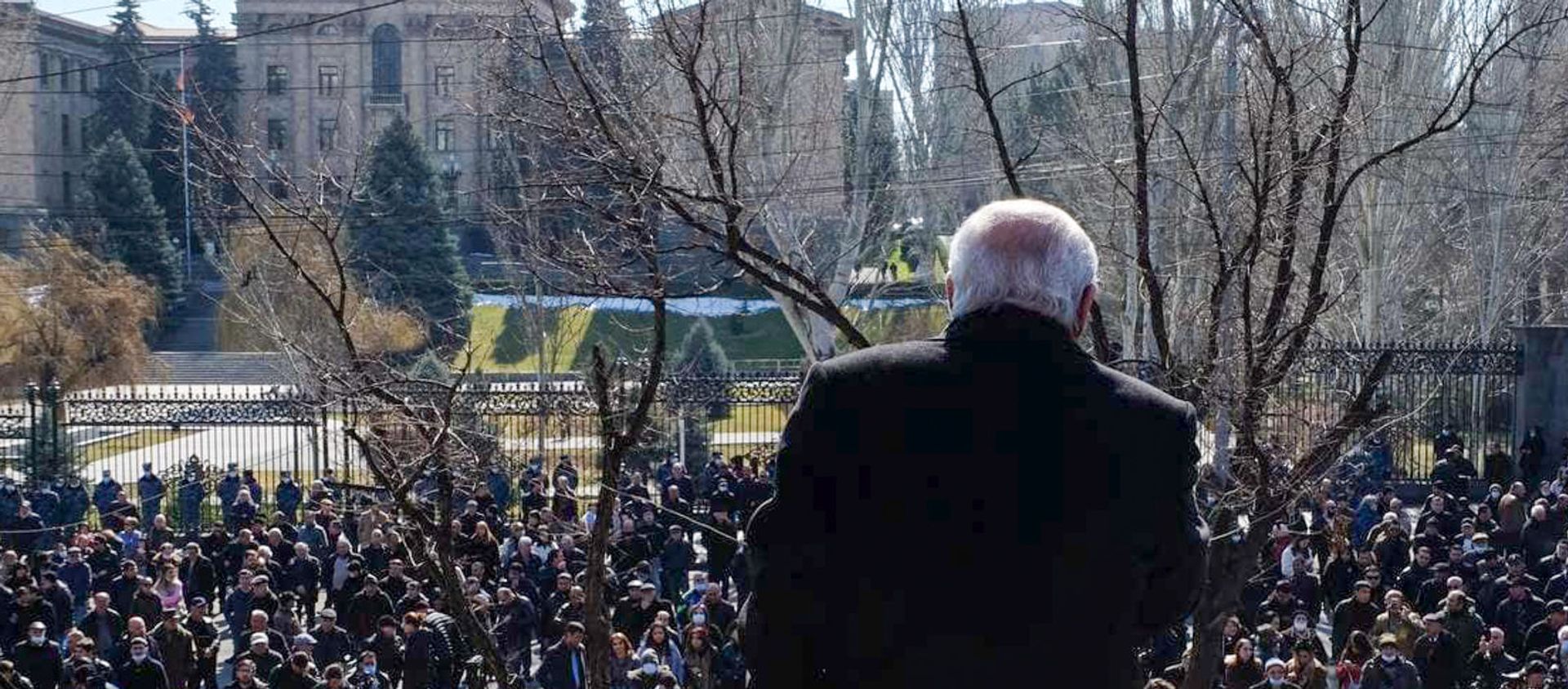 Вазген Манукян выступает на проспекте Баграмяна во время митинга оппозиции (26 февраля 2021). Еревaн Вазген Манукян выступает на проспекте Баграмяна во время митинга оппозиции (26 февраля 2021). Еревaн - Sputnik Արմենիա, 1920, 26.02.2021