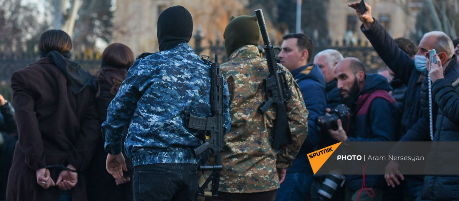 Перформанс во время митинга оппозиции на проспекте Баграмяна (26 февраля 2021). Еревaн Перформанс во время митинга оппозиции на проспекте Баграмяна (26 февраля 2021). Еревaн - Sputnik Армения, 1920, 27.02.2021