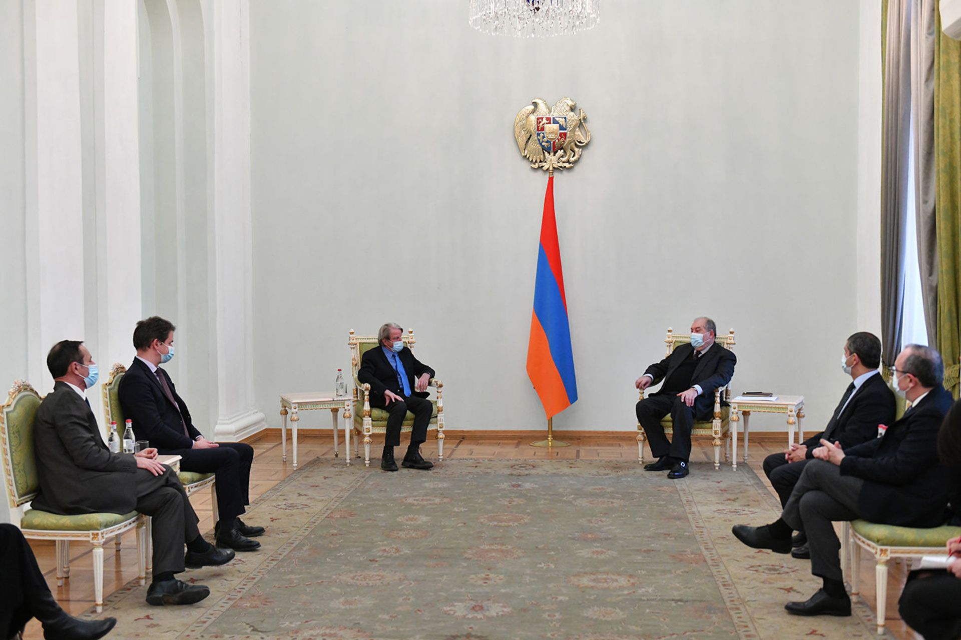 Իրական բարեկամները դժվարության պահին են ճանաչվում. ՀՀ նախագահը հանդիպել է Բեռնար Քուշներին - Sputnik Արմենիա, 1920, 26.02.2021