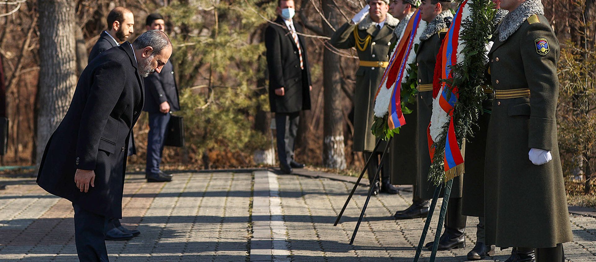 Руководство страны во главе с премьер-министром Николом Пашиняном возложили венки в память Сумгаитский событий (26 февраля 2021). Еревaн - Sputnik Армения, 1920, 27.02.2021