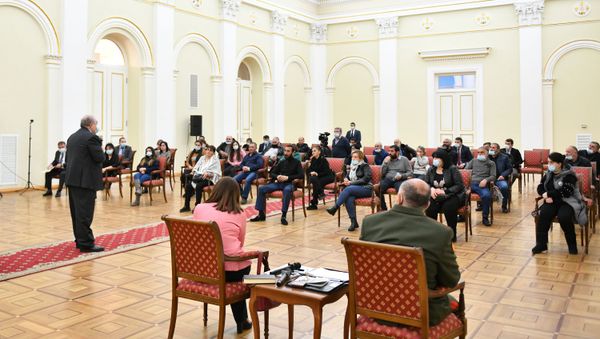 Президент Армен Саркисян встретился с родственниками пропавших без вести военнослужащих (27 февраля 2021). Еревaн - Sputnik Արմենիա