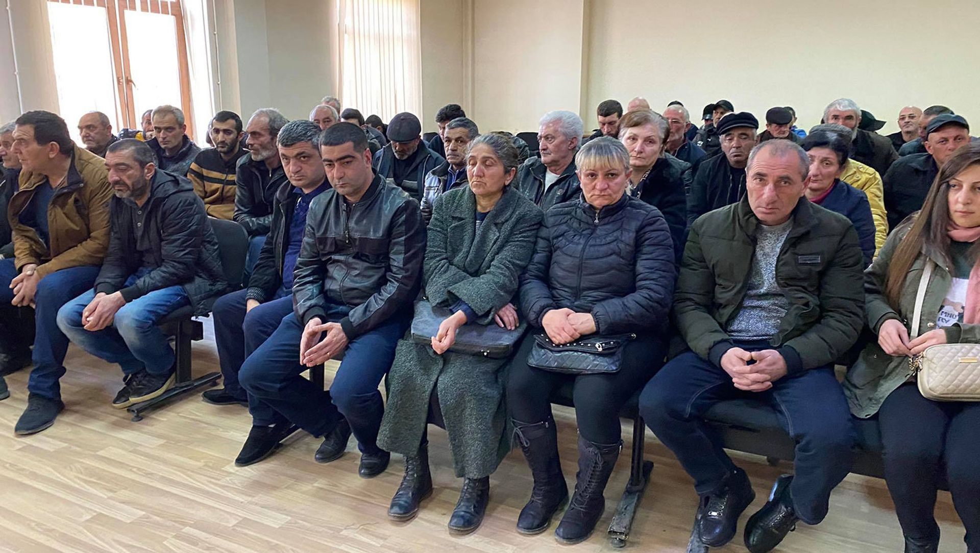 Родственники 54 военнослужащих из Ширака, захваченных в Хцаберде, во время пресс-конференции в администрации Ширакской области (28 февраля 2021). Гюмри Родственники 54 военнослужащих из Ширака, захваченных в Хцаберде, во время пресс-конференции в администрации Ширакской области (28 февраля 2021). Гюмри - Sputnik Армения, 1920, 28.02.2021