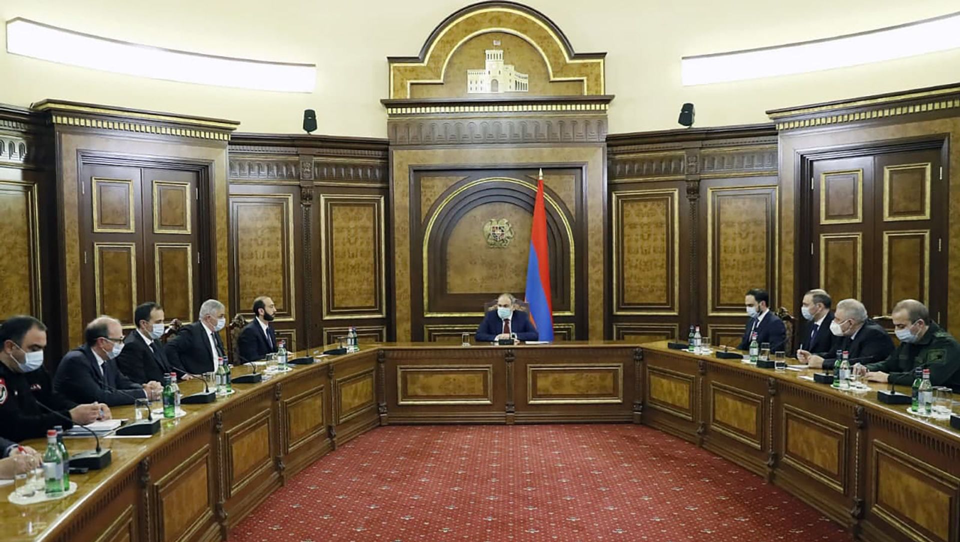 Заседание Совета безопасности под председательством премьер-министра Никола Пашиняна (1 марта 2021). Еревaн Заседание Совета безопасности под председательством премьер-министра Никола Пашиняна (1 марта 2021). Еревaн - Sputnik Արմենիա, 1920, 01.03.2021
