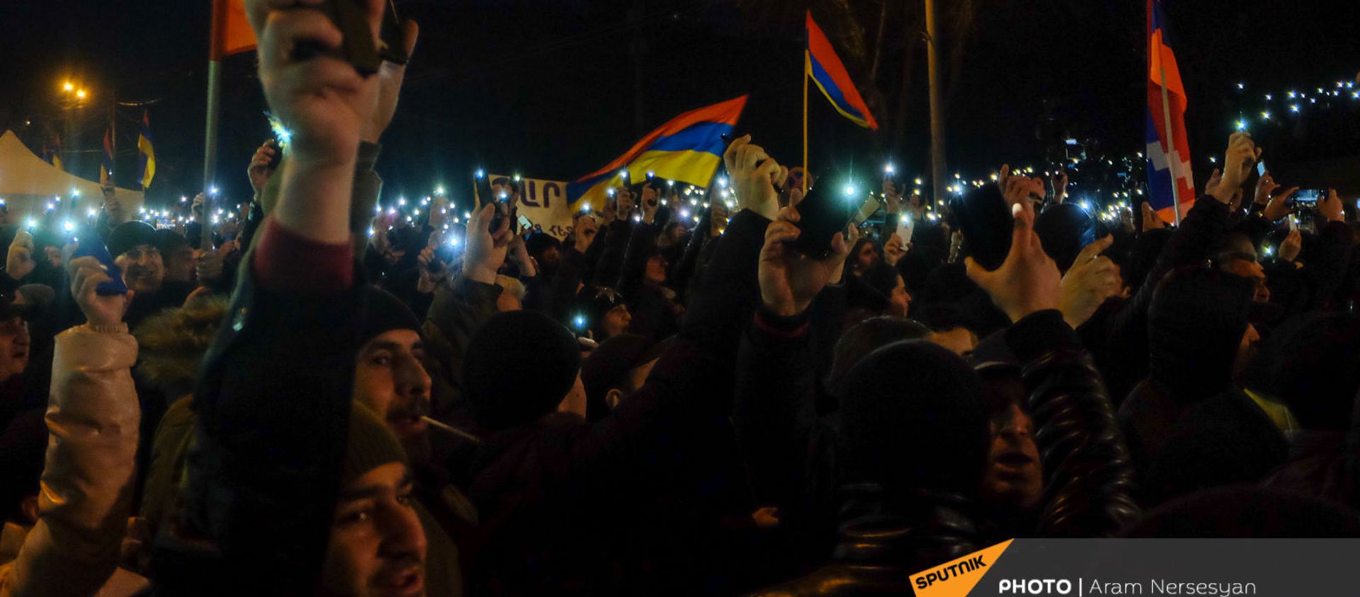 Активисты во время митинга оппозиции на проспекте Баграмяна (1 марта 2021). Еревaн Активисты во время митинга оппозиции на проспекте Баграмяна (1 марта 2021). Еревaн - Sputnik Արմենիա, 1920, 01.03.2021