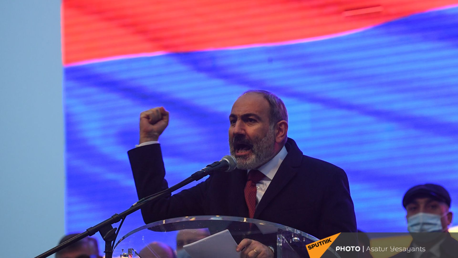 Премьер-министр Никол Пашинян во время митинг со своими сторонниками на площади Республики (1 марта 2021). Еревaн Премьер-министр Никол Пашинян во время митинг со своими сторонниками на площади Республики (1 марта 2021). Еревaн - Sputnik Армения, 1920, 25.04.2021
