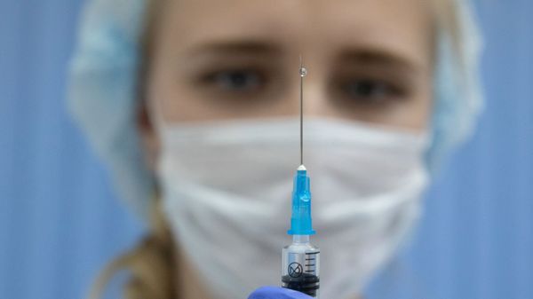 Медсестра в прививочном кабинете - Sputnik Армения