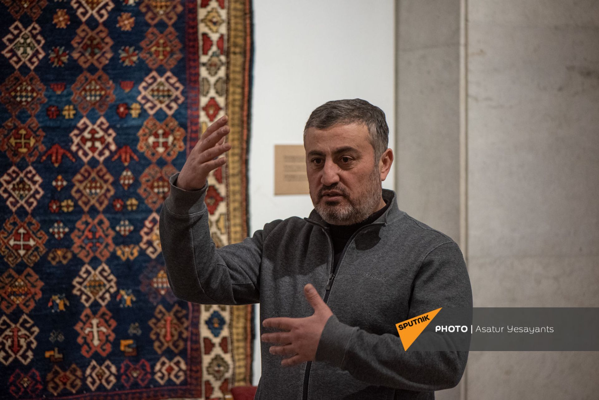 Азербайджанцы охотились за этим сокровищем: коллекция ковров Шуши выставлена в Ереване Азербайджанцы охотились за этим сокровищем: коллекция ковров Шуши выставлена в Ереване - Sputnik Армения, 1920, 02.03.2021