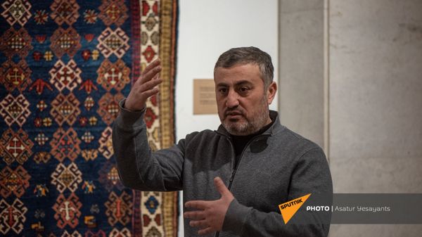 Директор Шушинского музея ковров Вардан Асцатрян  - Sputnik Армения