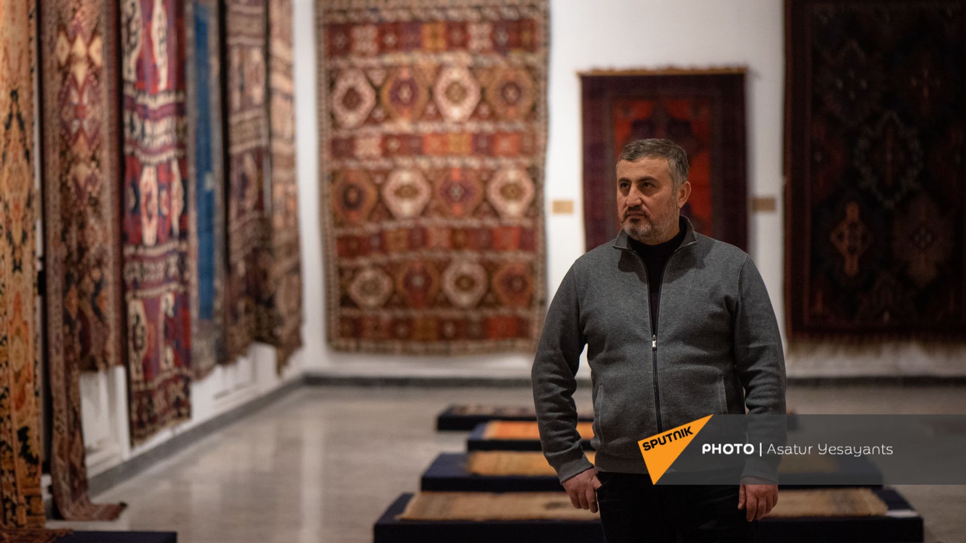 Директор Шушинского музея ковров Вардан Асцатрян Директор Шушинского музея ковров Вардан Асцатрян - Sputnik Армения, 1920, 26.01.2022