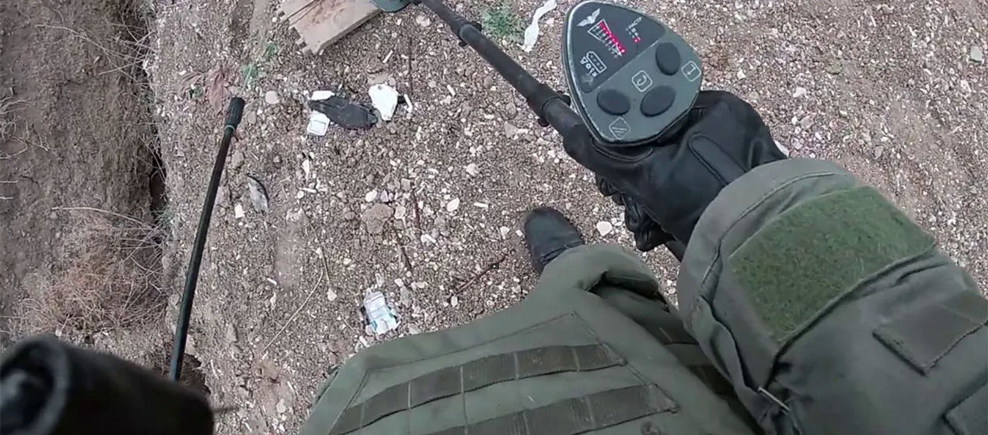 Разминирование российскими миротворцами территории в районе Мардакерта Разминирование российскими миротворцами территории в районе Мардакерта - Sputnik Армения, 1920, 03.03.2021