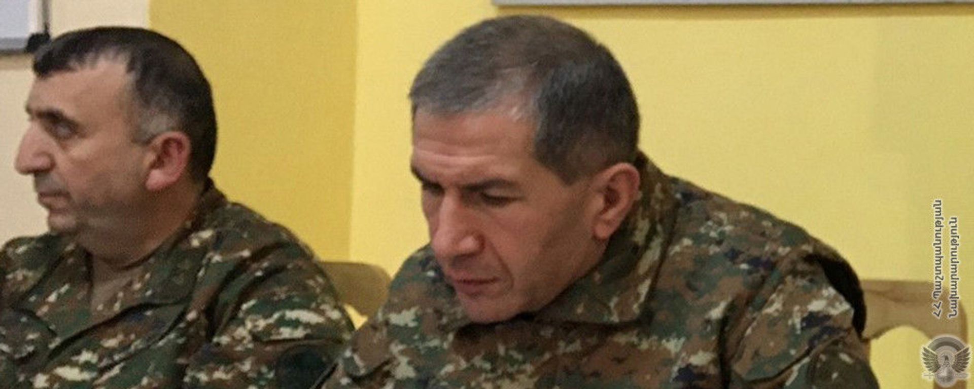 Начальник Генерального штаба ВС РА генерал-полковник Оник Гаспарян (справа) с рабочим визитом посетил Сюникскую область (19 декабря 2020). Начальник Генерального штаба ВС РА генерал-полковник Оник Гаспарян (справа) с рабочим визитом посетил Сюникскую область (19 декабря 2020). - Sputnik Армения, 1920, 20.04.2021