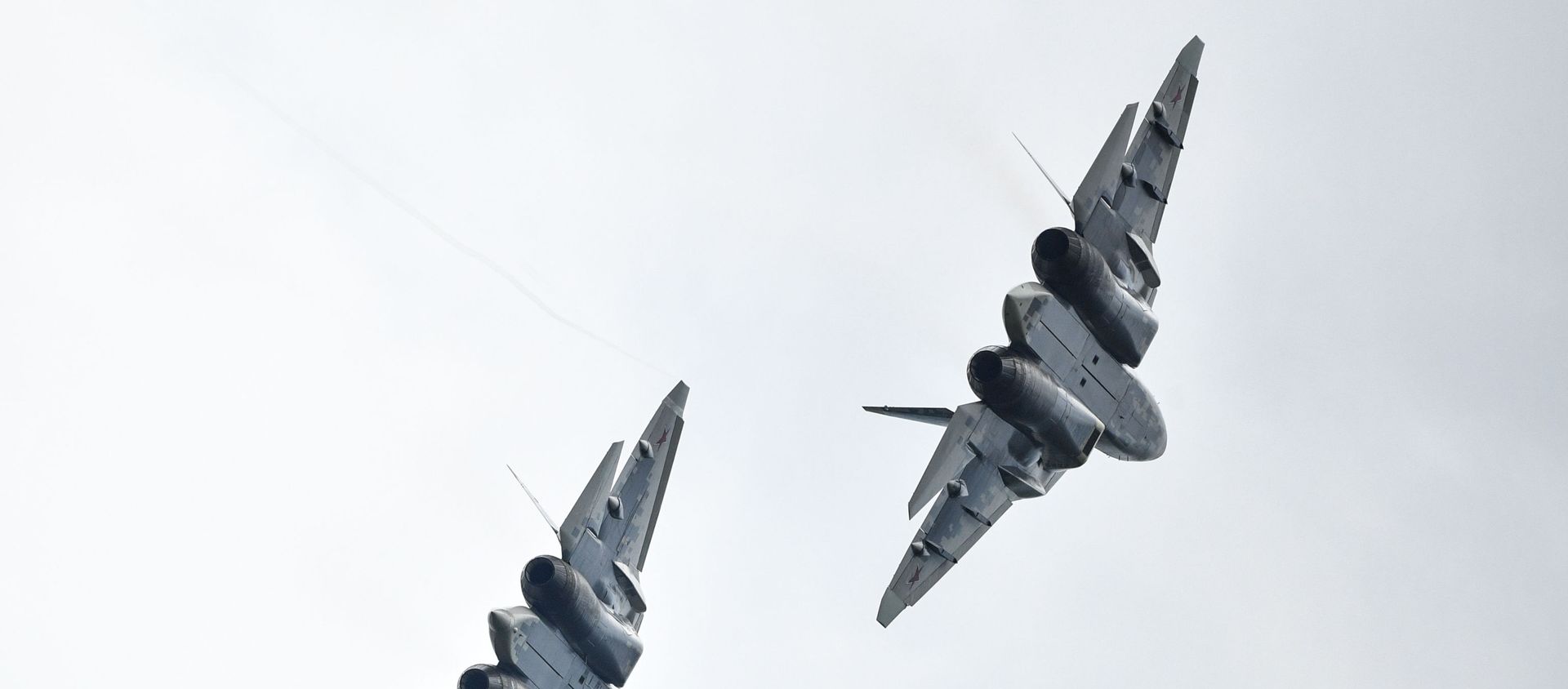 Многофункциональные истребители Су-57 Многофункциональные истребители Су-57 - Sputnik Армения, 1920, 03.03.2021