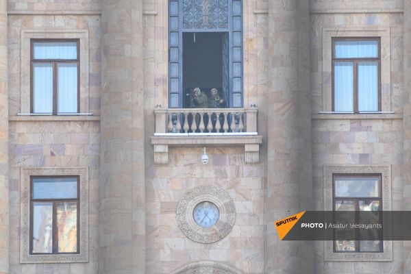 Сотрудники правоохранительных органов в здании Национального собрания Армении (3 марта 2021). Еревaн - Sputnik Армения