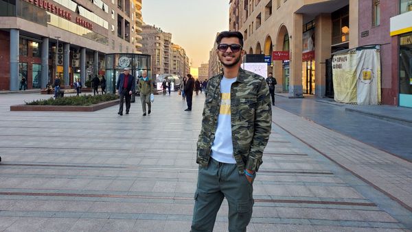 Студент факультета фармакологии ереванского университета “Евразия” Алаа Ал-Саид на Северном проспекте - Sputnik Армения