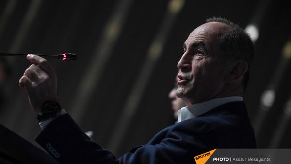 Пресс-конференция второго президента Армении Роберта Кочаряна для российских журналистов (4 марта 2021). Еревaн - Sputnik Արմենիա