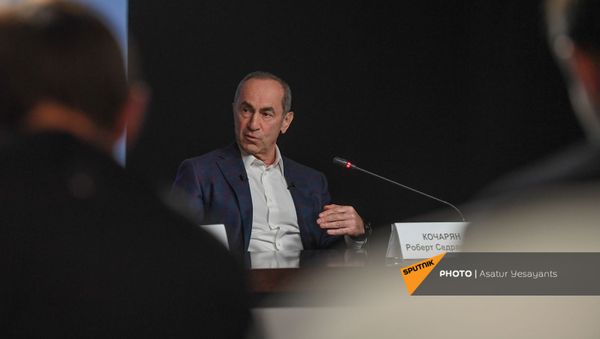 Пресс-конференция второго президента Армении Роберта Кочаряна для российских журналистов (4 марта 2021). Еревaн - Sputnik Արմենիա