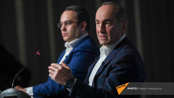 Пресс-конференция второго президента Армении Роберта Кочаряна для российских журналистов (4 марта 2021). Еревaн - Sputnik Արմենիա