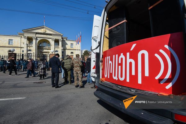 Акция протеста на проспекте Баграмяна (6 марта 2021). Ереван Акция протеста на проспекте Баграмяна (6 марта 2021). Ереван - Sputnik Армения