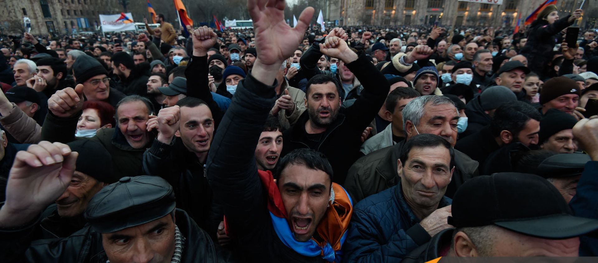 Митинг премьер-министра Никола Пашиняна со своими сторонниками на площади Республики (1 марта 2021). Еревaн - Sputnik Արմենիա, 1920, 02.03.2021