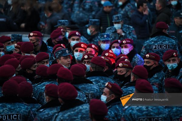 Полиция на митинге оппозиции (9 марта 2021). Еревaн - Sputnik Армения