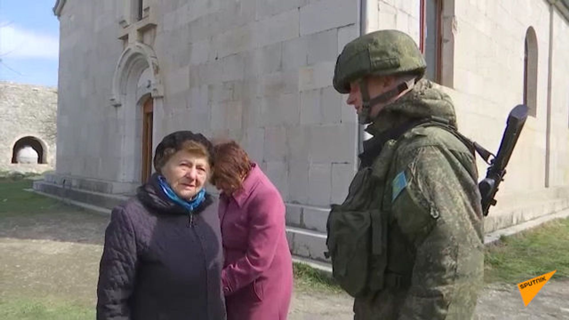 Российские миротворцы сопроводили группу паломников в монастырь Амарас Российские миротворцы сопроводили группу паломников в монастырь Амарас - Sputnik Армения, 1920, 10.03.2021