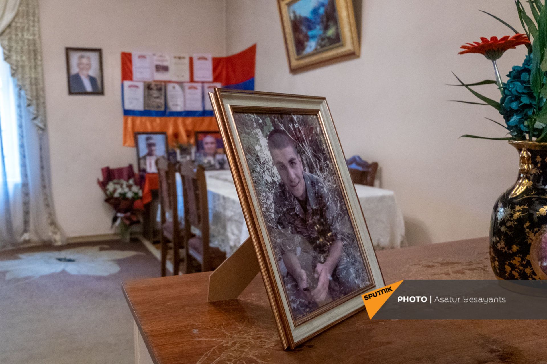 «Երջանիկ էր. զոհվեց` չիմանալով, որ որդին էլ է նահատակվել». Կարապետյանների պատմությունը - Sputnik Արմենիա, 1920, 12.03.2021