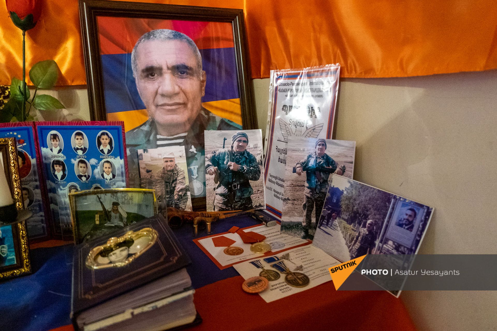«Երջանիկ էր. զոհվեց` չիմանալով, որ որդին էլ է նահատակվել». Կարապետյանների պատմությունը - Sputnik Արմենիա, 1920, 12.03.2021