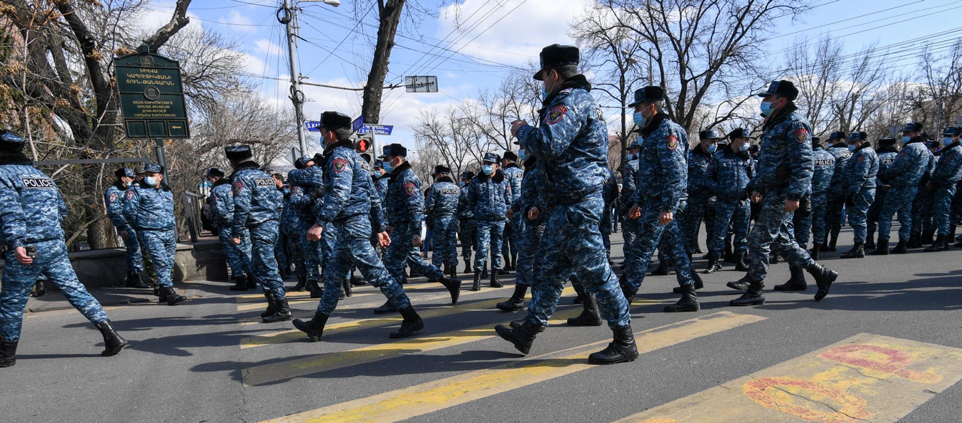 Сотрудники правоохранительных органов на проспекте Баграмяна (13 марта 2021). Еревaн Сотрудники правоохранительных органов на проспекте Баграмяна (13 марта 2021). Еревaн - Sputnik Արմենիա, 1920, 01.06.2021