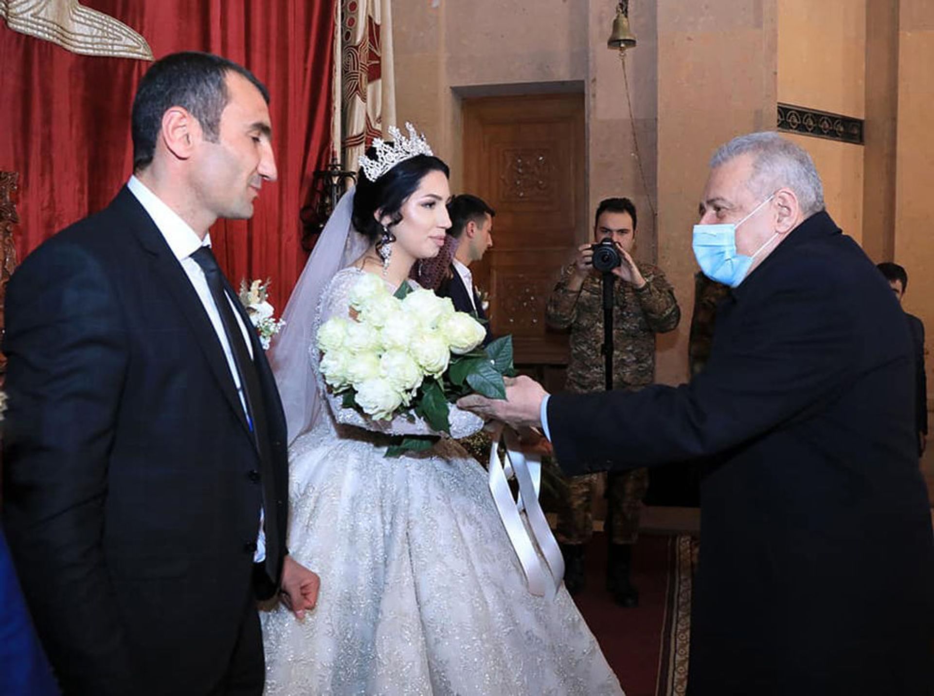 Վաղարշակ Հարությունյանը ներկա է եղել զինծառայողների պսակադրության արարողությանը - Sputnik Արմենիա, 1920, 13.03.2021