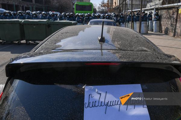 Ситуация на улице Демирчяна (10 марта 2021). Еревaн - Sputnik Армения