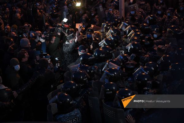 Полиция на митинге оппозиции (9 марта 2021). Еревaн - Sputnik Армения