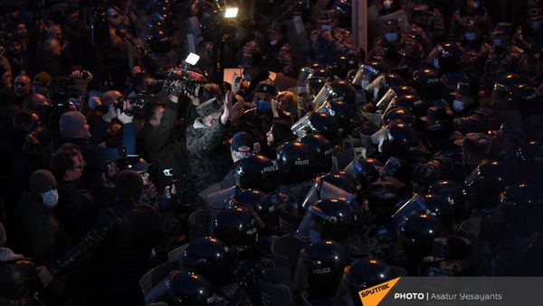 Полиция на митинге оппозиции (9 марта 2021). Еревaн - Sputnik Армения