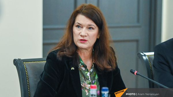 Действующий председатель ОБСЕ, министр иностранных дел Швеции Анн Линде во время встречи в МИД Армении (16 марта 2021). Еревaн - Sputnik Армения