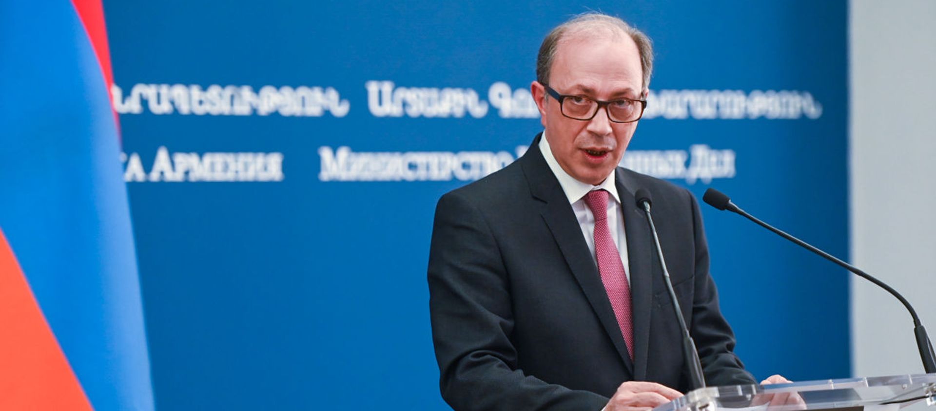Министр иностранных дел Ара Айвазян во время встречи c действующиv председателем ОБСЕ, министром иностранных дел Швеции Анн Линде в МИД Армении (16 марта 2021). Еревaн Министр иностранных дел Ара Айвазян во время встречи c действующиv председателем ОБСЕ, министром иностранных дел Швеции Анн Линде в МИД Армении (16 марта 2021). Еревaн - Sputnik Արմենիա, 1920, 29.03.2021